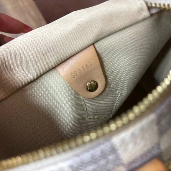 Authentic Louis Vuitton Speedy 30 Bandouliere with LV strap - Picture 3 of 11